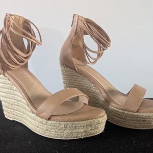 Chic Tan Leather Wedge Sandals